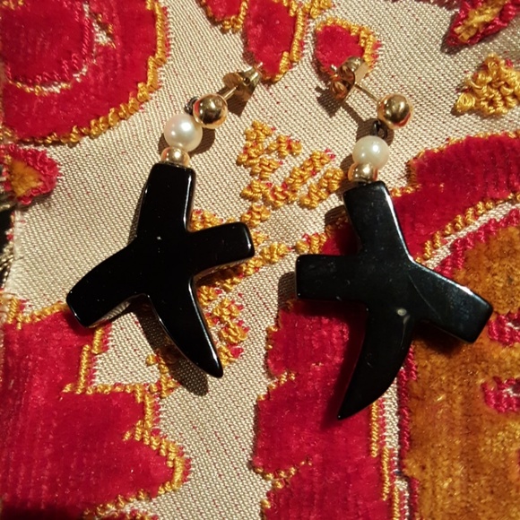 80's Vintage Black Onyx Cross, 14K Gold & Pearl Earrings - Picture 2 of 4